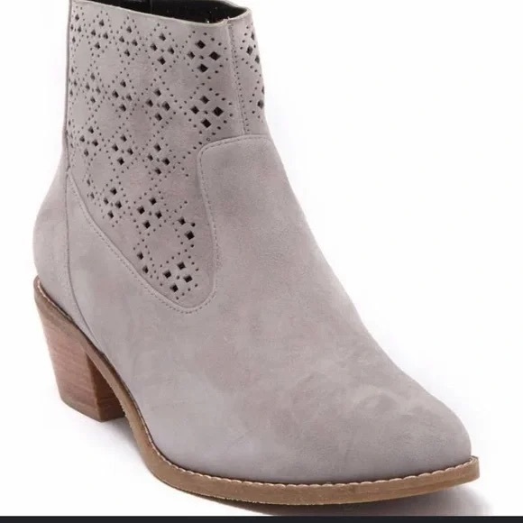 Cole Haan Jayne Lassercut Bootie Womens 7 B gray suede bootie - Picture 1 of 11
